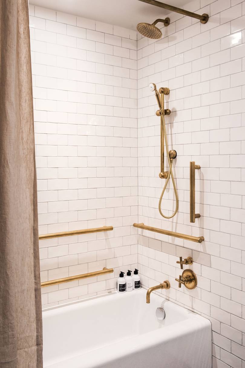 bathroom-details-the-hoxton-williamsburg-cnt-7sep18-pr.jpg