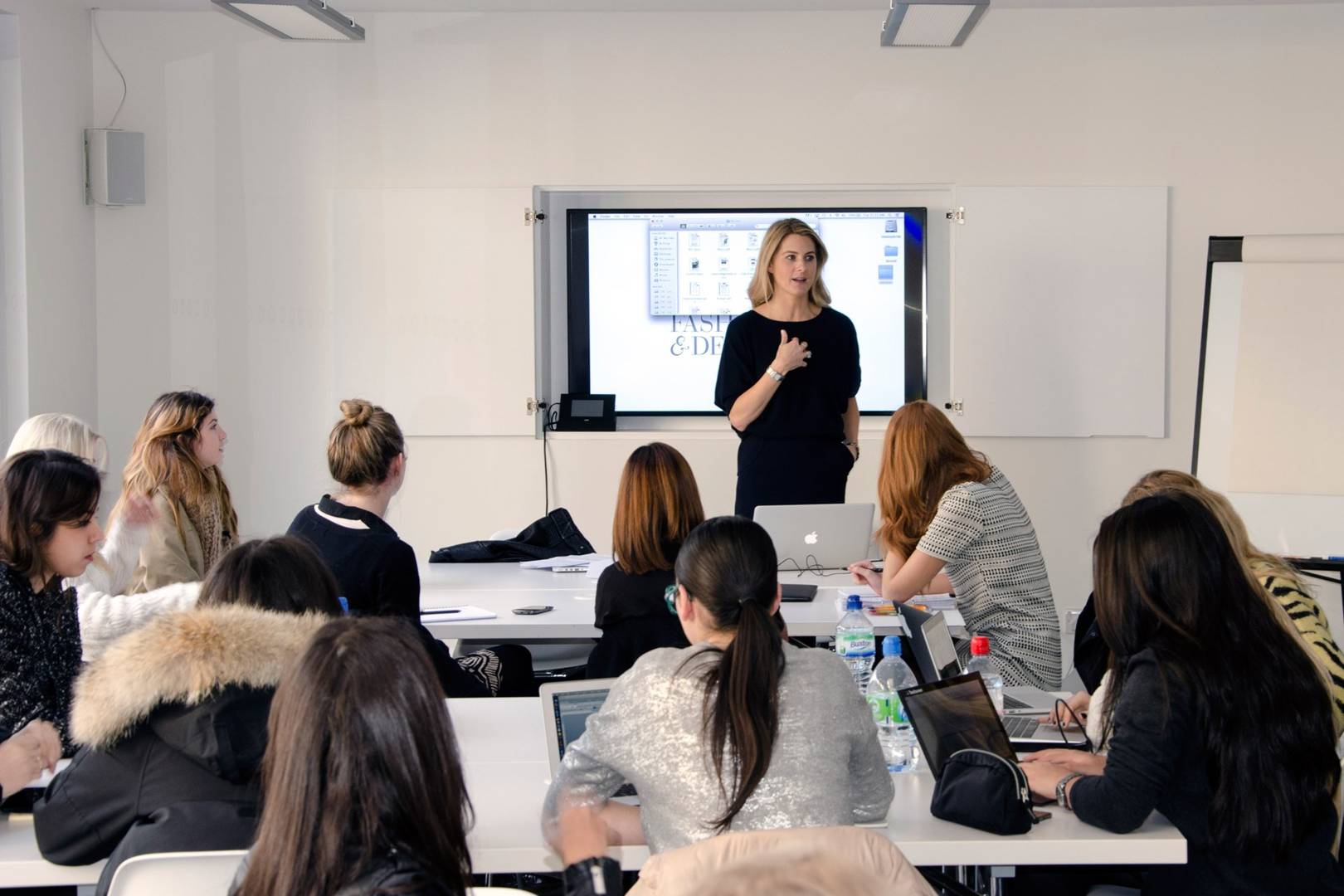 Nast conde to launch a fashion college exclusive photo Nast conde to launch a fashion college catalog photo
