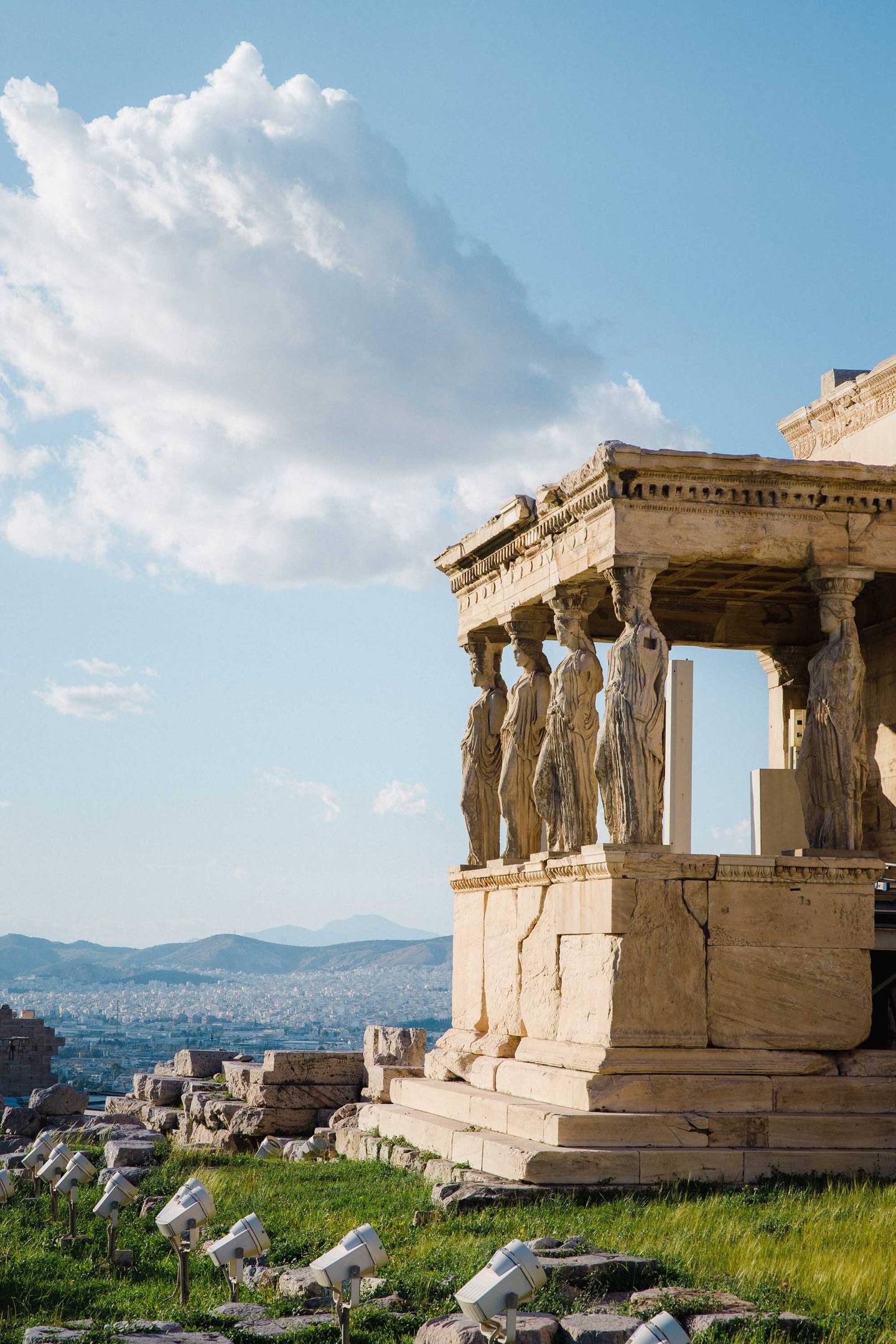 Acropolis: A Symbol Of Athenian Civilization - rndpc7e