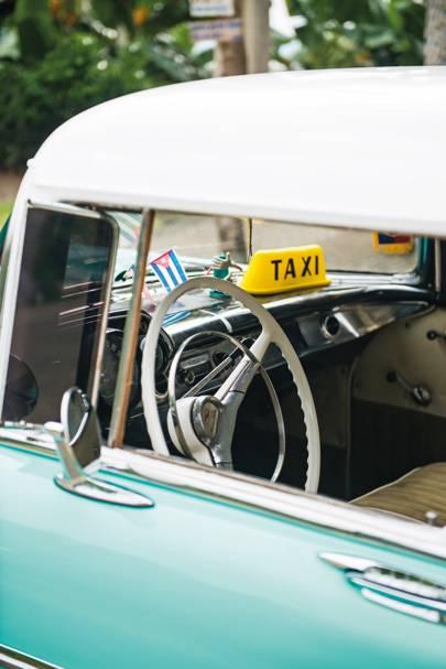 vintage-taxi-near-yumuri-canyon-cuba-con