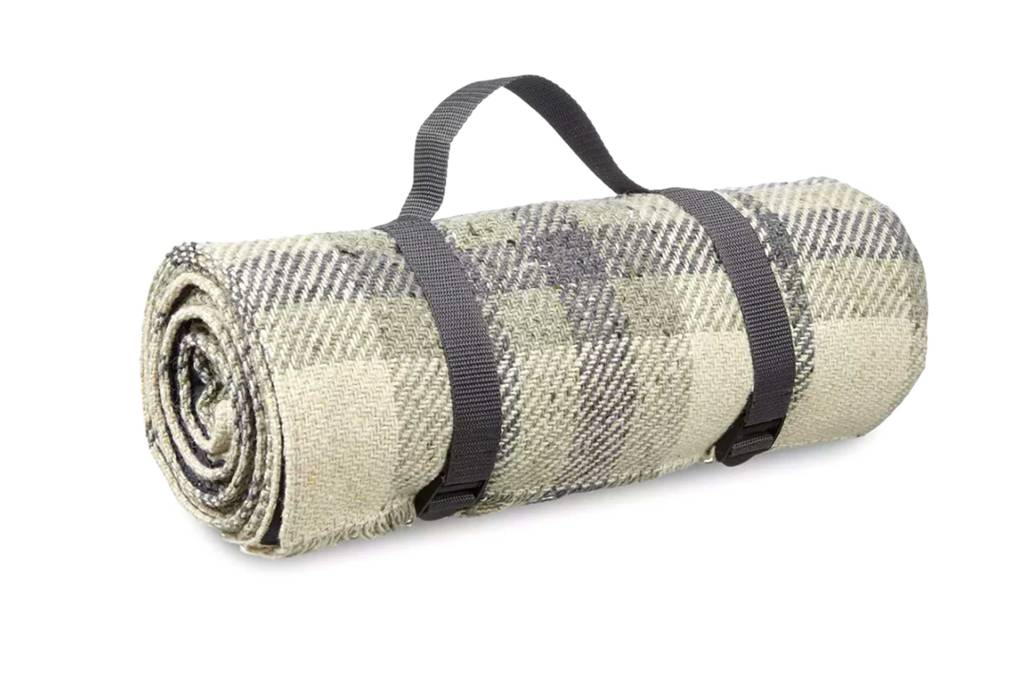 22 Of The Best Picnic Blankets For Summer 2021 | CN Traveller