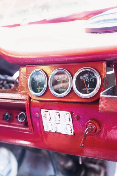 dashboard-old-truck-cuba-conde-nast-trav